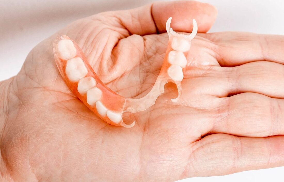 Išimami dantų protezai